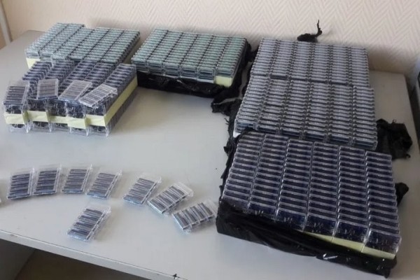 На границе в «Козловичах» изъят грузовой седельный тягач: в тайнике везли контрабанду