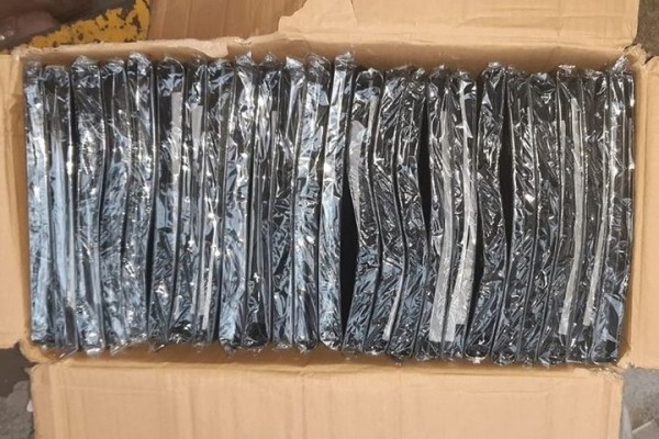 В Польше два белоруса стянули товар у другого водителя прямо на таможне В Польше два белоруса стянули товар у другого водителя прямо на таможне