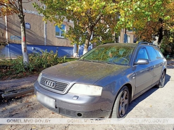 Пенсионер гвоздями и иглой пробивал автомобилям колеса за неправильную парковку Пенсионер гвоздями и иглой пробивал автомобилям колеса за неправильную парковку