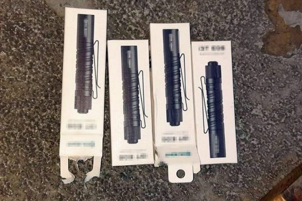 В Польше два белоруса стянули товар у другого водителя прямо на таможне В Польше два белоруса стянули товар у другого водителя прямо на таможне