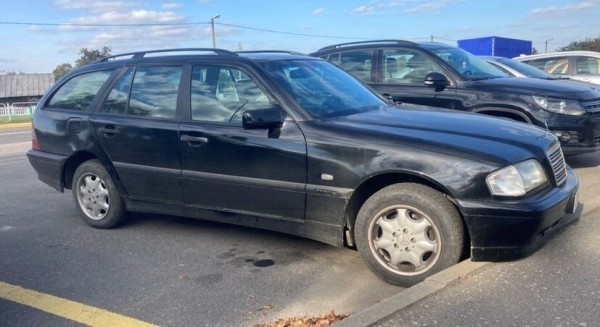 Житель Ивацевичей купил Mercedes-Benz за $2 000, а машина оказалась «трупом»