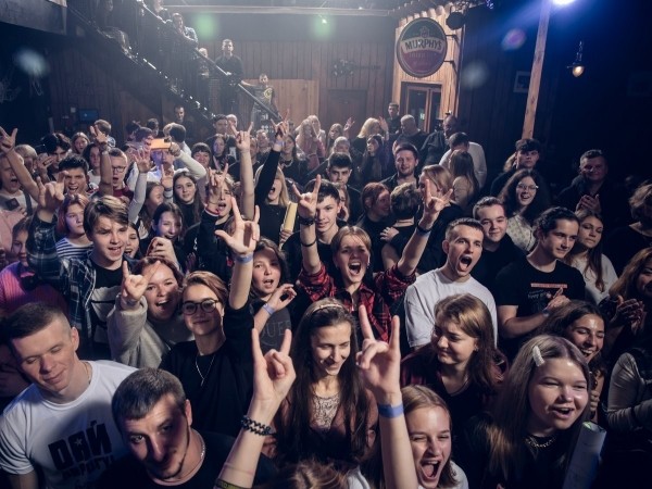 В Бресте 23 октября прошел отчетный концерт начинающих гитаристов. На сцену PUB&CLUB COYOTE взошло 36 новоиспеченных музыкантов. Как это было? В Бресте 23 октября прошел отчетный концерт начинающих гитаристов. На сцену PUB&CLUB COYOTE взошло 36 новоиспеченных музыкантов. Как это было?