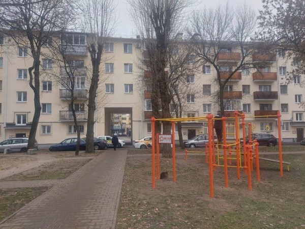 Новая воркаут-площадка появилась в жилом дворе на проспекте Машерова в Бресте