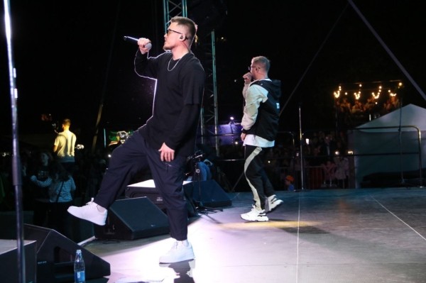 Выступлением Galibri & Mavik и красивым фейерверком завершились празднования 45-летия Московского района Бреста Выступлением Galibri & Mavik и красивым фейерверком завершились празднования 45-летия Московского района Бреста