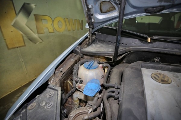 «Брал новым у дилера в 2009 году». Белорус показал VW Jetta 1.9 TDI, который до сих пор обслуживает у «официалов»