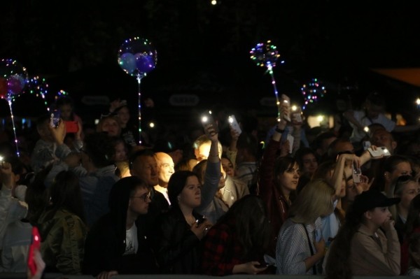 Выступлением Galibri & Mavik и красивым фейерверком завершились празднования 45-летия Московского района Бреста Выступлением Galibri & Mavik и красивым фейерверком завершились празднования 45-летия Московского района Бреста