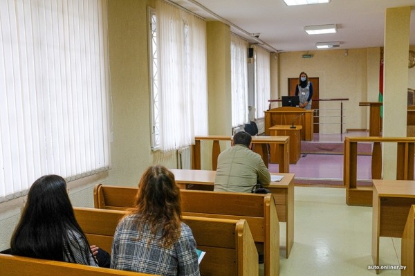 В конфискате заметили странную проданную Tesla. Она принадлежала каршерингу? В конфискате заметили странную проданную Tesla. Она принадлежала каршерингу?