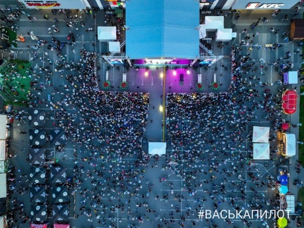 Выступлением Galibri & Mavik и красивым фейерверком завершились празднования 45-летия Московского района Бреста Выступлением Galibri & Mavik и красивым фейерверком завершились празднования 45-летия Московского района Бреста