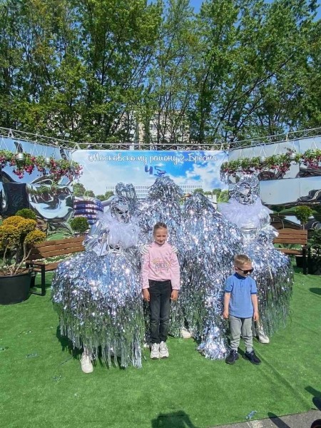 Небольшой фоторепортаж. Сегодня у торгового центра «Экватор» в Бресте
Небольшой фоторепортаж. Сегодня у торгового центра «Экватор» в Бресте