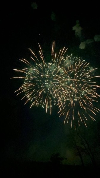 Праздничный салют в Бресте. Смотрите фото и видео
Праздничный салют в Бресте. Смотрите фото и видео