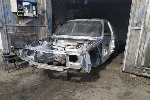 Белорус собрал реплику Ford Cosworth RS500 на собственный лад