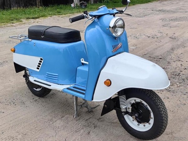 Белорус восстанавливает советские мотороллеры на продажу Белорус восстанавливает советские мотороллеры на продажу