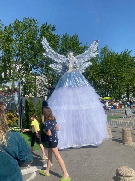Небольшой фоторепортаж. Сегодня у торгового центра «Экватор» в Бресте
Небольшой фоторепортаж. Сегодня у торгового центра «Экватор» в Бресте