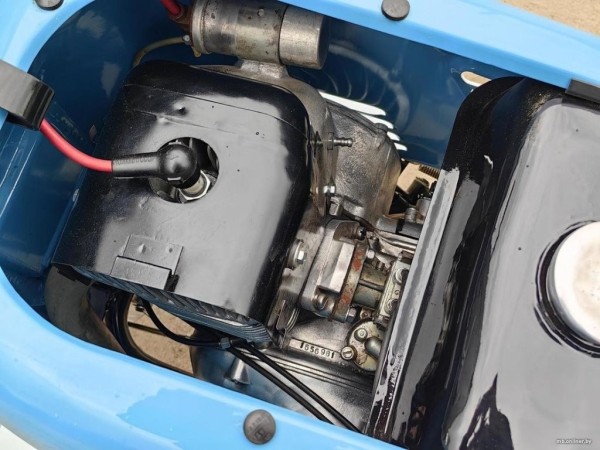 Белорус восстанавливает советские мотороллеры на продажу Белорус восстанавливает советские мотороллеры на продажу