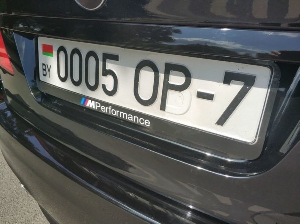 У вас номер отклеился. Странные метаморфозы с табличками У вас номер отклеился. Странные метаморфозы с табличками