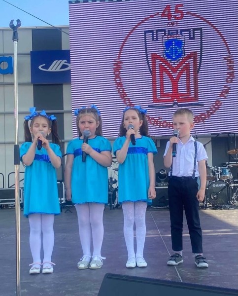 Небольшой фоторепортаж. Сегодня у торгового центра «Экватор» в Бресте
Небольшой фоторепортаж. Сегодня у торгового центра «Экватор» в Бресте