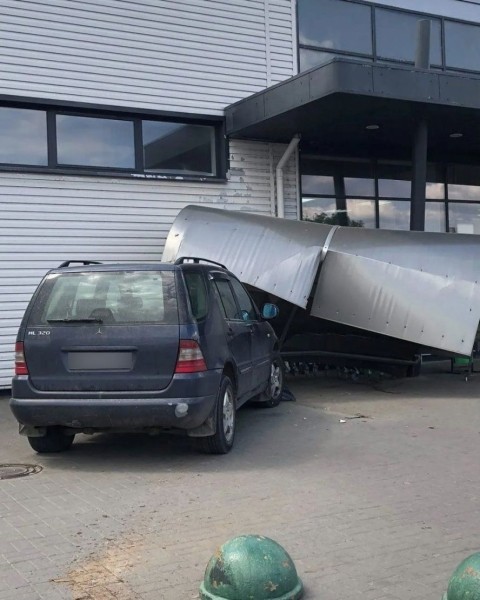 
                Такое ДТП случилось возле Евроопта в Пинске
            