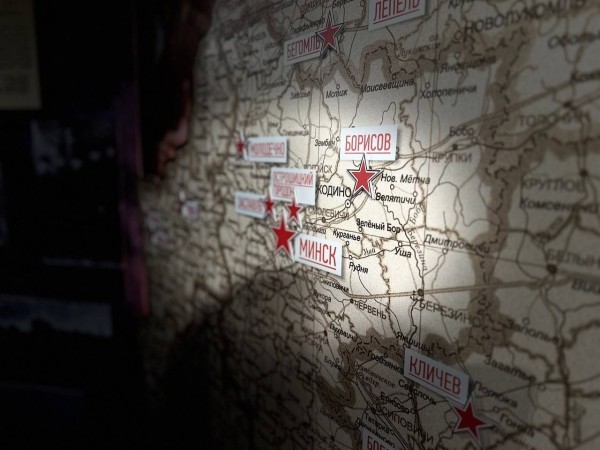 У кинотеатра «Беларусь» начала работу выездная передвижная экспозиция Белорусского государственного музея истории Великой Отечественной войны
У кинотеатра «Беларусь» начала работу выездная передвижная экспозиция Белорусского государственного музея истории Великой Отечественной войны