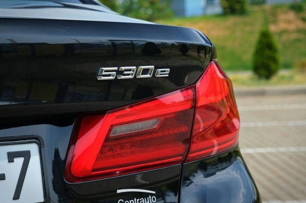 «За рулевую рейку — 850 евро, ступичный подшипник — $250». Белорус о владении BMW 530e (G30) и его обслуживании