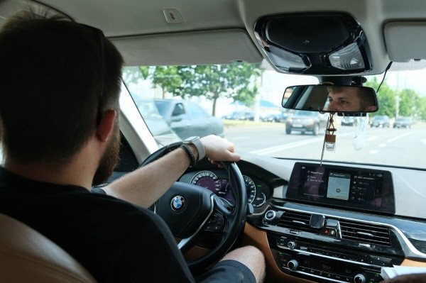 «За рулевую рейку — 850 евро, ступичный подшипник — $250». Белорус о владении BMW 530e (G30) и его обслуживании