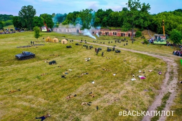 Около 250 белорусских и зарубежных реконструкторов воссоздали эпизоды обороны Брестской крепости Около 250 белорусских и зарубежных реконструкторов воссоздали эпизоды обороны Брестской крепости