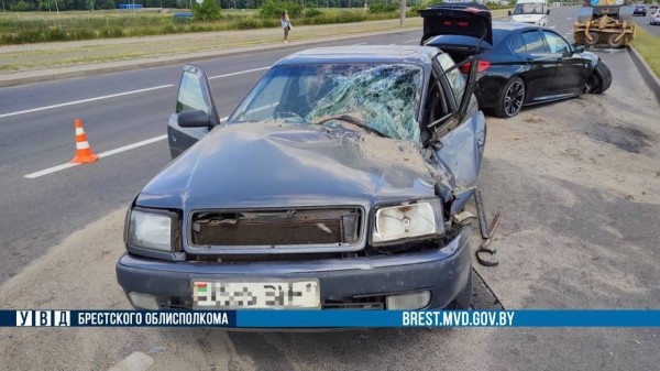 Подробности серьезного ДТП в Бресте, в котором столкнулись BMW и Audi Подробности серьезного ДТП в Бресте, в котором столкнулись BMW и Audi