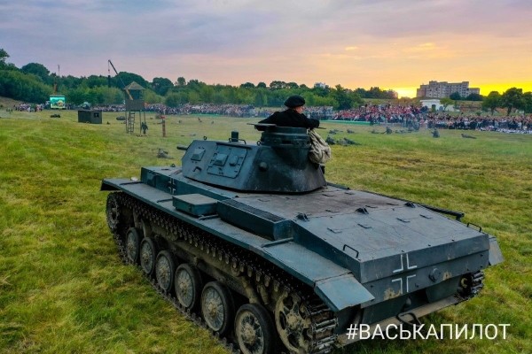 Около 250 белорусских и зарубежных реконструкторов воссоздали эпизоды обороны Брестской крепости Около 250 белорусских и зарубежных реконструкторов воссоздали эпизоды обороны Брестской крепости