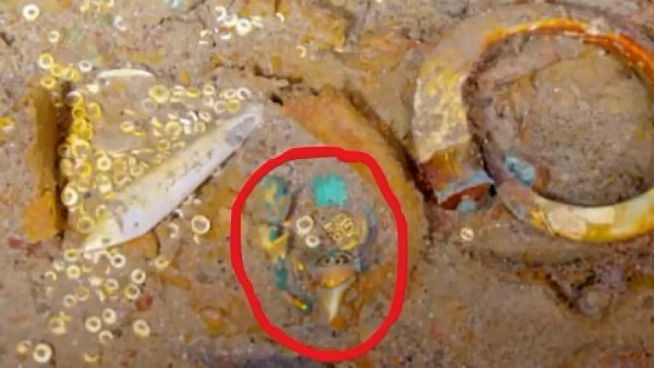 Ожерелье, которое никто не видел с момента крушения «Титаника» 15 апреля 1912 года, было найдено среди обломков судна на дне Атлантического океана