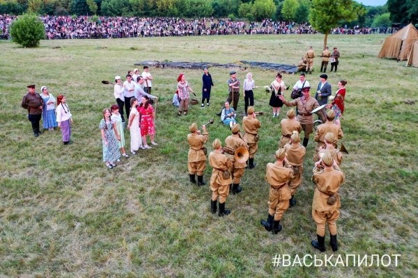 Около 250 белорусских и зарубежных реконструкторов воссоздали эпизоды обороны Брестской крепости Около 250 белорусских и зарубежных реконструкторов воссоздали эпизоды обороны Брестской крепости