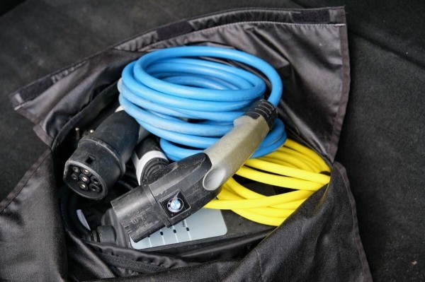 «За рулевую рейку — 850 евро, ступичный подшипник — $250». Белорус о владении BMW 530e (G30) и его обслуживании