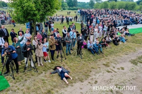 Около 250 белорусских и зарубежных реконструкторов воссоздали эпизоды обороны Брестской крепости Около 250 белорусских и зарубежных реконструкторов воссоздали эпизоды обороны Брестской крепости