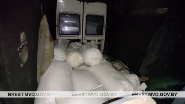 Житель Микашевичей хранил у себя 1,5 тонны похищенного комбикорма