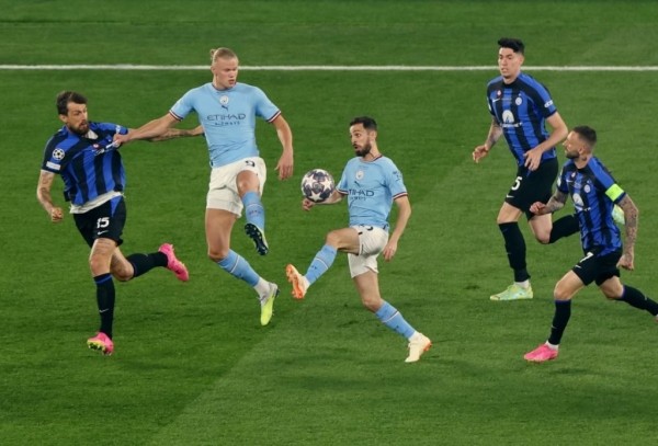 «Манчестер Сити» впервые выиграл Лигу чемпионов по футболу «Манчестер Сити» впервые выиграл Лигу чемпионов по футболу