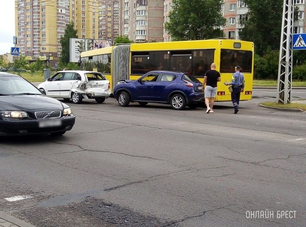 Читатель: В Бресте на ул. 28 Июля произошло ДТП
Читатель: В Бресте на ул. 28 Июля произошло ДТП
