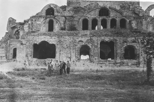 
                Старые фотографии сделанные в Брестской крепости
            