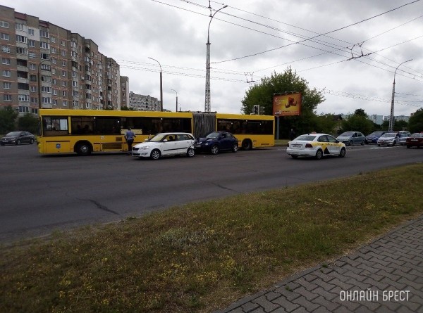 Читатель: В Бресте на ул. 28 Июля произошло ДТП
Читатель: В Бресте на ул. 28 Июля произошло ДТП