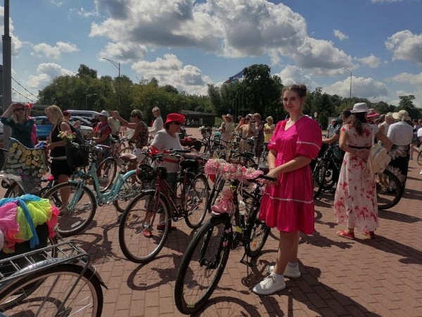 Велопарад на шпильках стал украшением Дня города Бреста