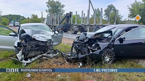 Жесткое ДТП произошло в Брестской области. Пятеро доставлены в больницу Жесткое ДТП произошло в Брестской области. Пятеро доставлены в больницу