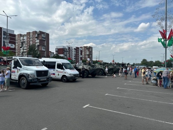 Брест отмечает День Независимости Брест отмечает День Независимости