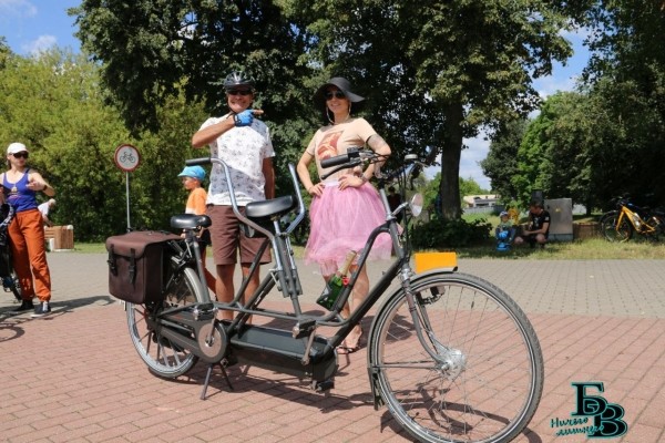 Велопарад на шпильках стал украшением Дня города Бреста