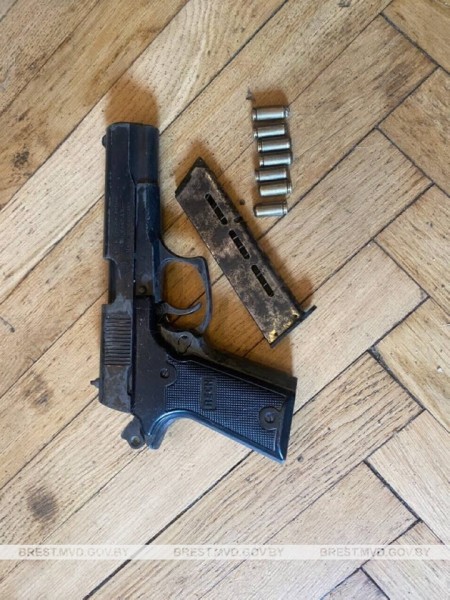 Житель Бреста хранил дома боеприпасы и газовый пистолет Житель Бреста хранил дома боеприпасы и газовый пистолет