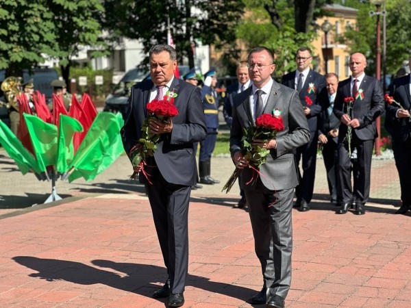 Брест отмечает День Независимости Брест отмечает День Независимости