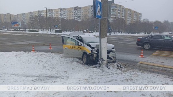 В Барановичах вынесен приговор таксисту, местному жителю, за аварию, в которой серьезно пострадала его пассажирка В Барановичах вынесен приговор таксисту, местному жителю, за аварию, в которой серьезно пострадала его пассажирка