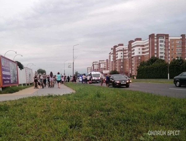 Очевидец: Сегодня в Пинске произошло ДТП с участием мотоциклиста
Очевидец: Сегодня в Пинске произошло ДТП с участием мотоциклиста