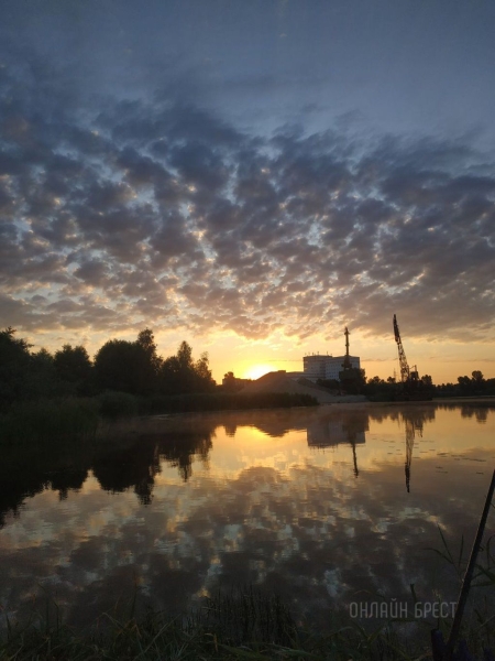 
                Читатель: Сегодня в Бресте был красивый рассвет
            