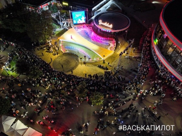 
                Было много людей! Так выглядела сегодня улица Советская в Бресте
            