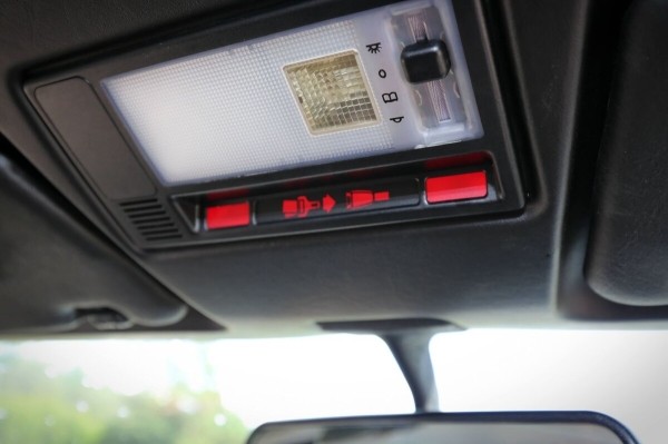 По прозвищу Baby-Benz. Показываем идеально сохранившийся Mercedes W201