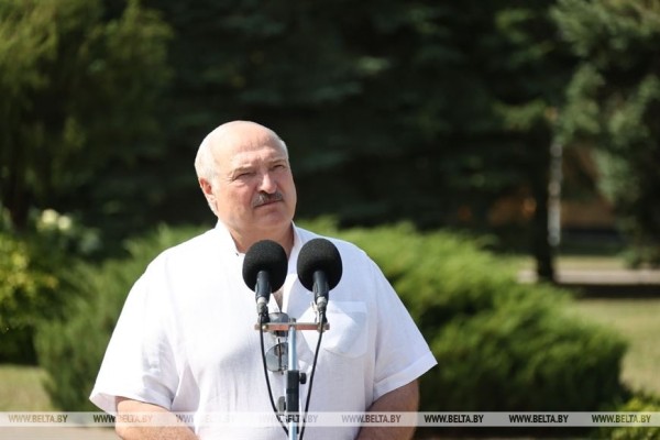 Александр Лукашенко с рабочей поездкой прибыл в Брестскую область. Подробности