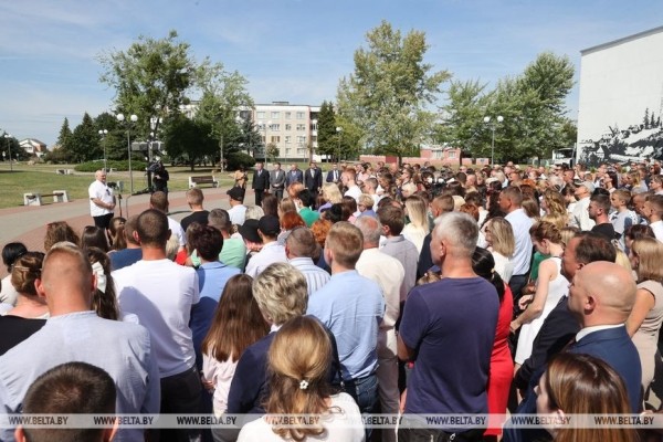 Александр Лукашенко с рабочей поездкой прибыл в Брестскую область. Подробности