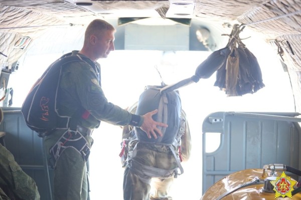 На базе 38-й Брестской отдельной десантно-штурмовой бригады проходит пятидневный сбор с офицерами-выпускниками